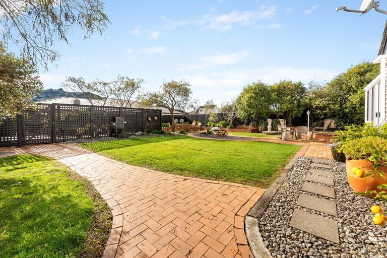 Photo of property in 9 Oak Street, Ebdentown, Upper Hutt, 5018