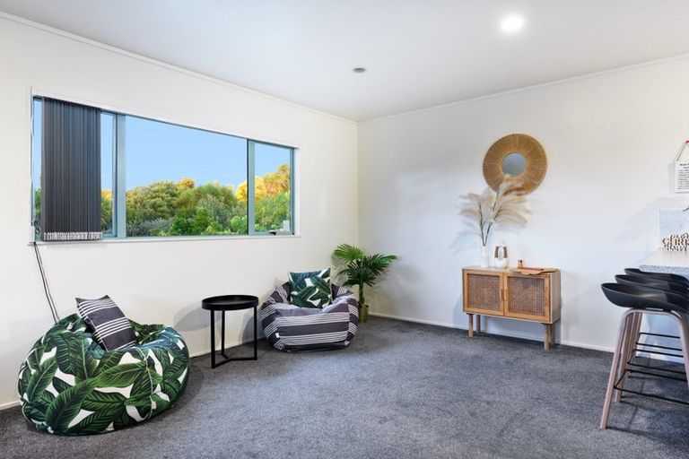 Photo of property in 2/8 Adriatic Avenue, Henderson, Auckland, 0612