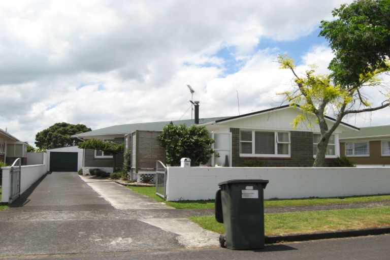 Photo of property in 16 Garden Terrace, Pukekohe, 2120