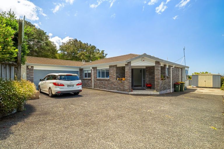 Photo of property in 1/311 Glenfield Road, Glenfield, Auckland, 0629