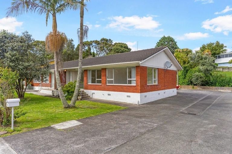 Photo of property in 1/1 Takapu Street, Henderson, Auckland, 0612