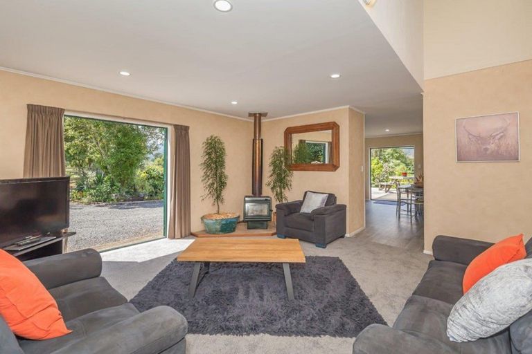 Photo of property in 358 Kimberley Road, Levin, 5571