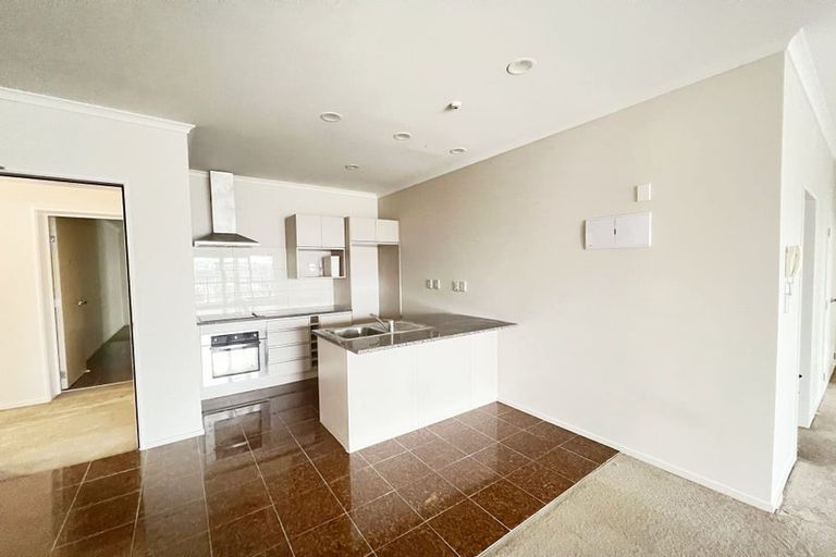 Photo of property in 22a/132 Stancombe Road, Flat Bush, Auckland, 2016