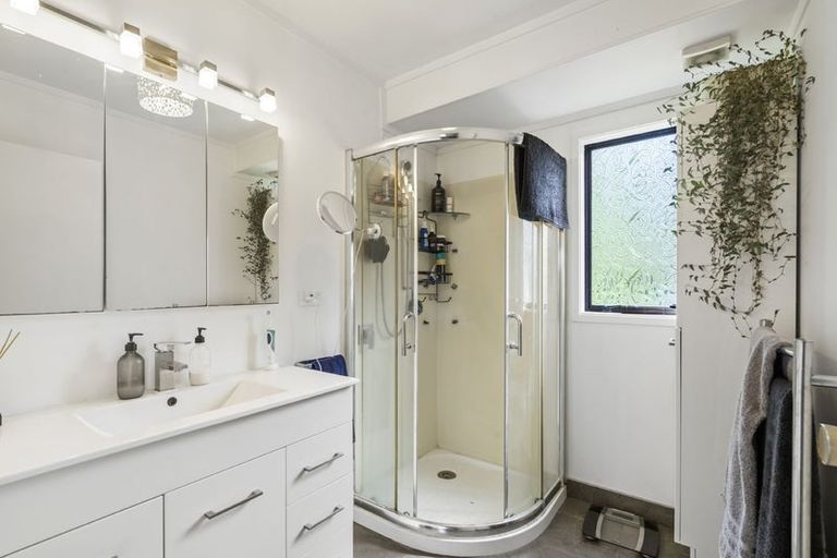 Photo of property in 7 Eagleson Street, Northcross, Auckland, 0632