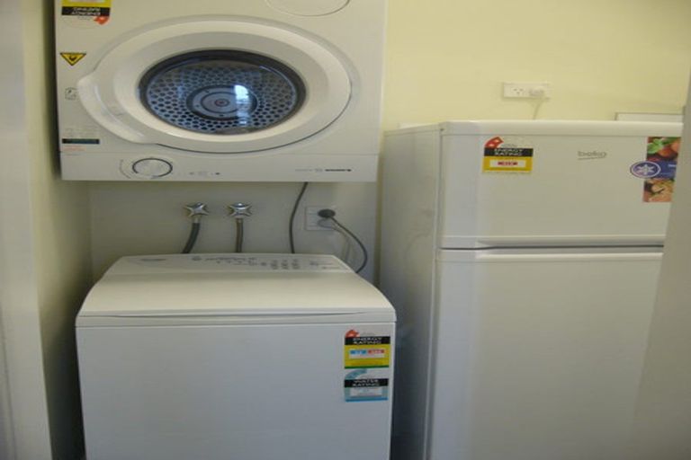 Photo of property in 4 Hawker Street, Mount Victoria, Wellington, 6011