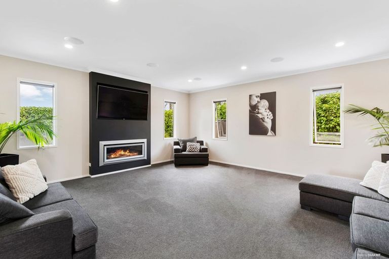 Photo of property in 3 Armstrong Way, Waiuku, 2123