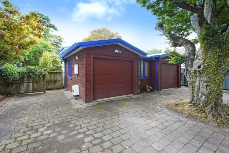 Photo of property in 23 Golf Road, Heretaunga, Upper Hutt, 5018