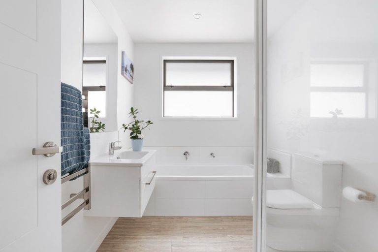 Photo of property in 32 Batty Street, Papamoa Beach, Papamoa, 3118