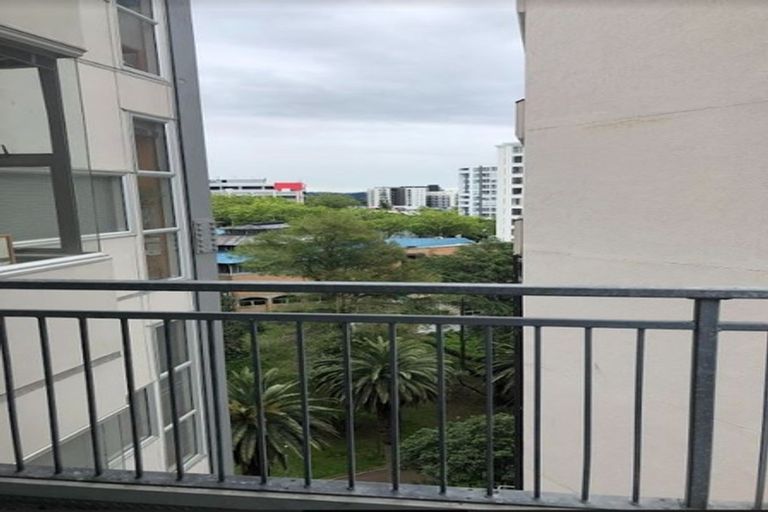 Photo of property in Scotia Tower Apartments, 8a/8 Scotia Place, Auckland Central, Auckland, 1010