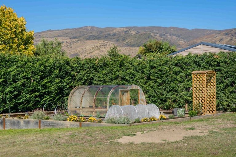 Photo of property in 1 Hall Road, Bannockburn, Cromwell, 9384