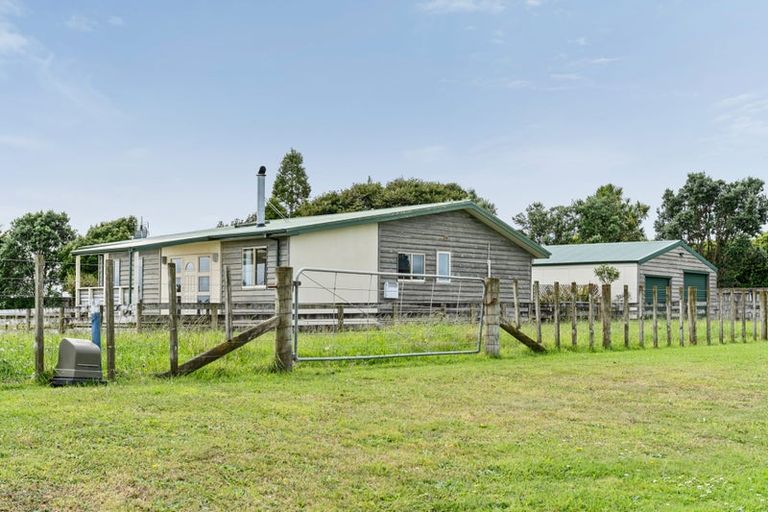 Photo of property in 55 Matarikoriko Road, Brixton, Waitara, 4382