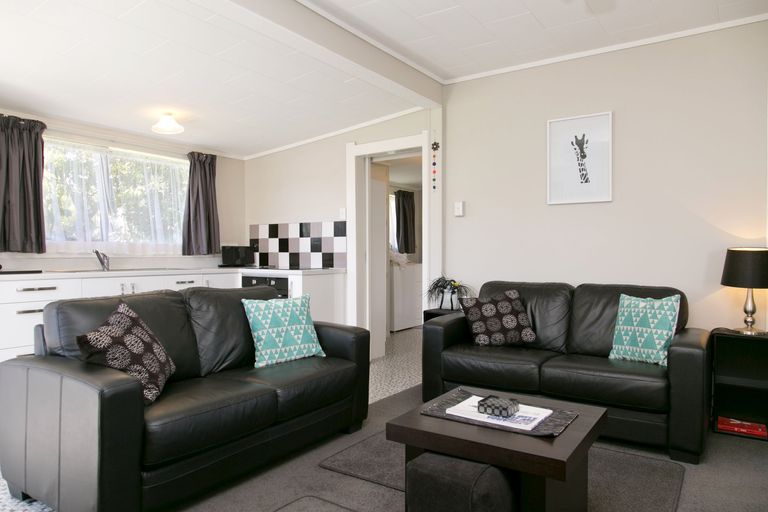 Photo of property in 17 Waitahanui Avenue, Taupo, 3330