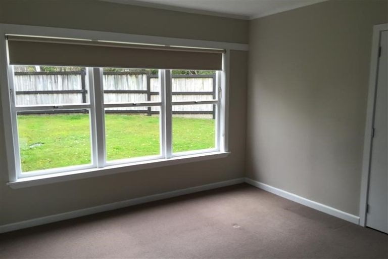 Photo of property in 42 Highland Avenue, Titirangi, Auckland, 0604