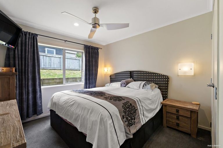 Photo of property in 11 Cresswell Place, Johnsonville, Wellington, 6037