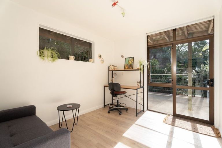 Photo of property in 37 Greyfriars Crescent, Tawa, Wellington, 5028