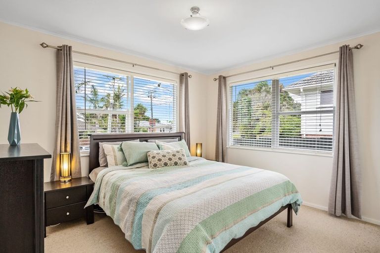 Photo of property in 20 Kapuka Road, Mangere Bridge, Auckland, 2022