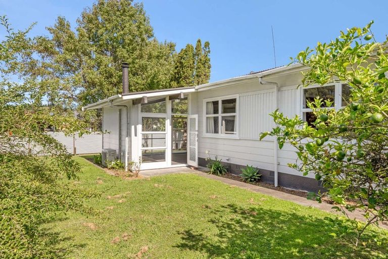 Photo of property in 1 Donna Street, Outer Kaiti, Gisborne, 4010