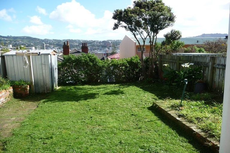 Photo of property in 22 Scarborough Terrace, Mount Victoria, Wellington, 6011