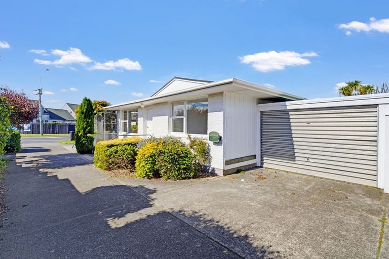 Photo of property in 1/17 Lake Terrace Road, Burwood, Christchurch, 8061