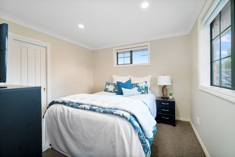 Photo of property in 30 South Kensington Way, Henderson, Auckland, 0612