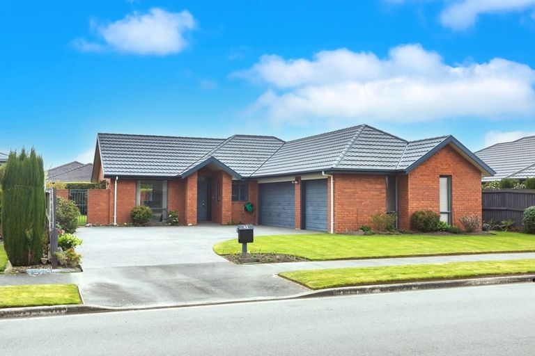 Photo of property in 42 Burbank Drive, Aidanfield, Christchurch, 8025