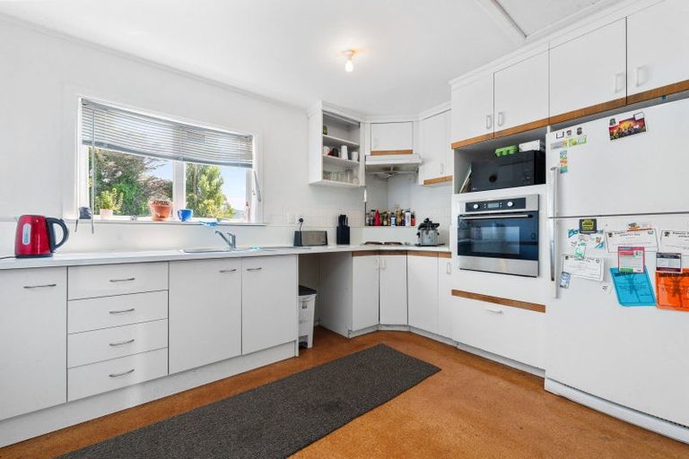 Photo of property in 126 Koutu Road, Kawaha Point, Rotorua, 3010