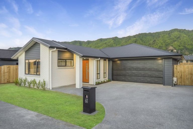 Photo of property in 68 Waipunahau Road, Waikanae, 5036