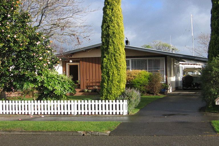 Photo of property in 3 Swansea Street, Hokowhitu, Palmerston North, 4410