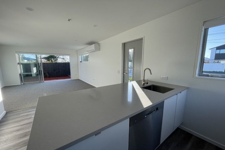 Photo of property in 1/51 Hills Road, Edgeware, Christchurch, 8013