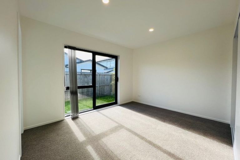 Photo of property in 32 Black Beech Crescent, Takanini, 2110