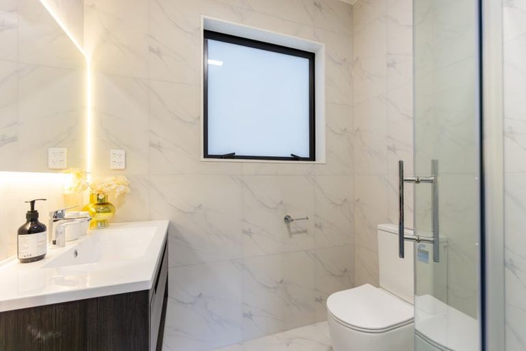 Photo of property in 184a Waimumu Road, Massey, Auckland, 0614