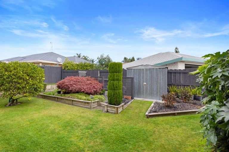 Photo of property in 2 Burnt Oak Drive, Pyes Pa, Tauranga, 3112