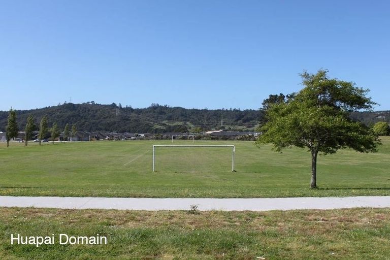 Photo of property in 33a Sunny Crescent, Huapai, Kumeu, 0810