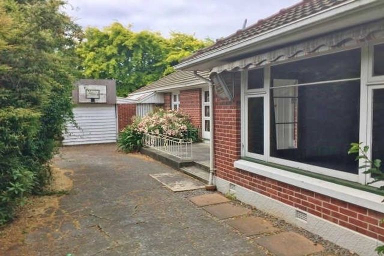 Photo of property in 138 Hamilton Avenue, Ilam, Christchurch, 8041
