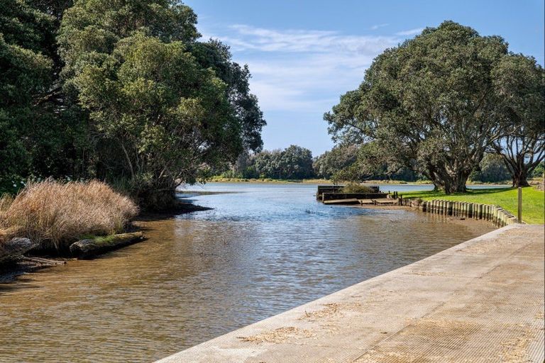 Photo of property in 5 Pohutukawa Drive, Athenree, Katikati, 3177