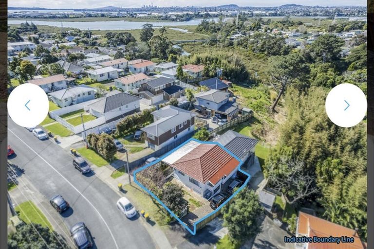 Photo of property in 1/111 Tirimoana Road, Te Atatu South, Auckland, 0602