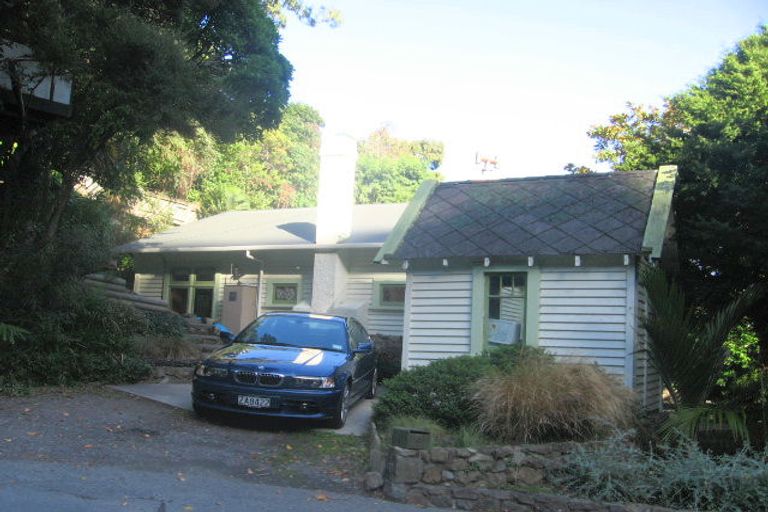 Photo of property in 9 Waitohu Road, York Bay, Lower Hutt, 5013