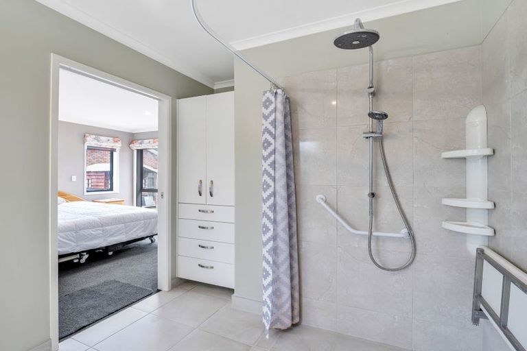 Photo of property in 3 Crabapple Close, Milson, Palmerston North, 4414