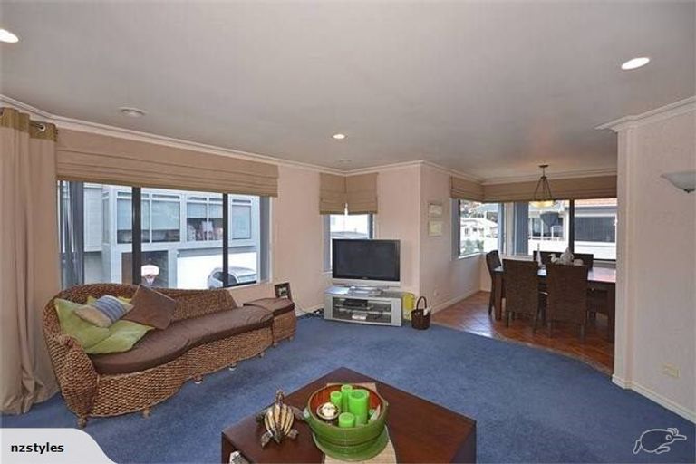 Photo of property in 71a Oceanview Road, Mount Maunganui, 3116