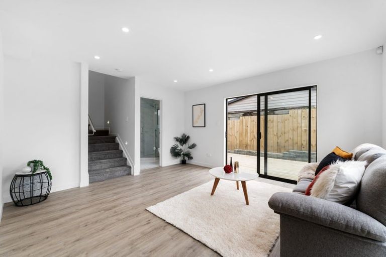 Photo of property in 89c Oreil Avenue, West Harbour, Auckland, 0618