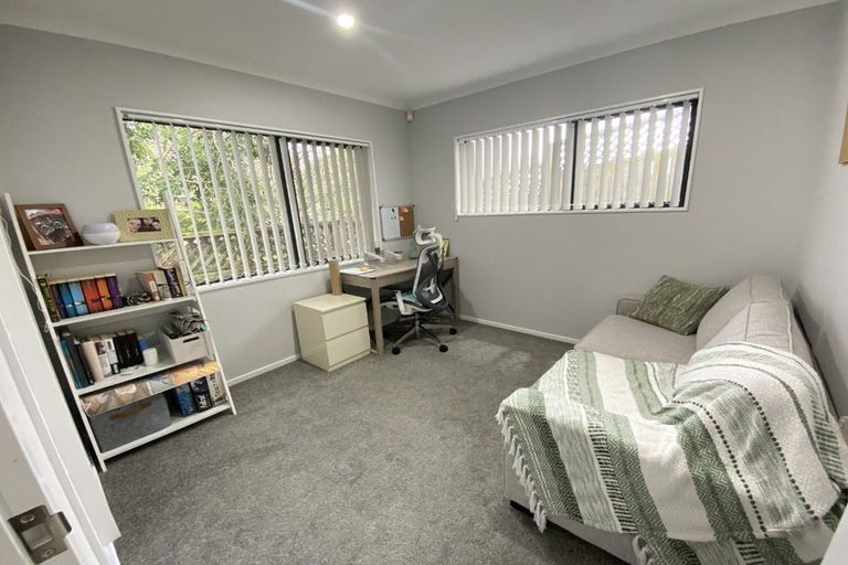 Photo of property in 6 Tilia Place, Totara Heights, Auckland, 2105