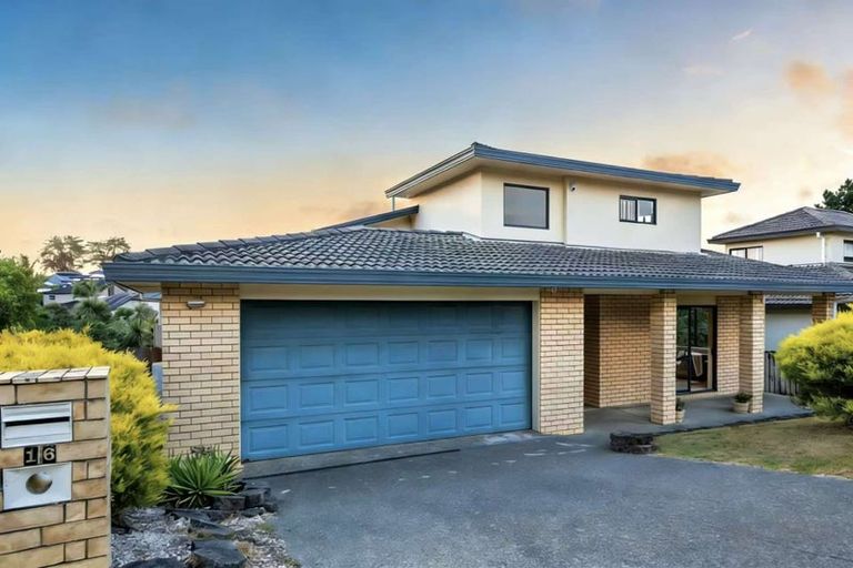 Photo of property in 16 Crimson Park, Oteha, Auckland, 0632