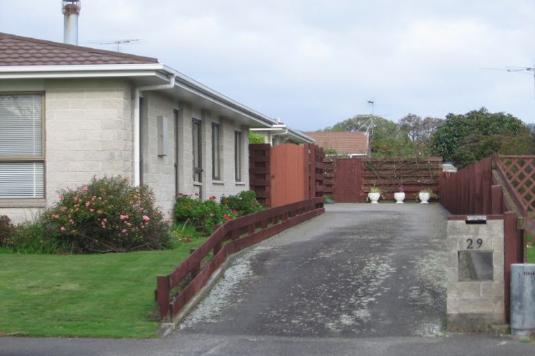 Photo of property in 29a Rewarewa Crescent, Waikanae, 5036