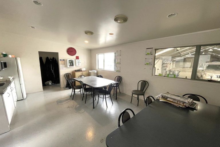 Photo of property in 2 Dunlop Road, Westgate, Auckland, 0814