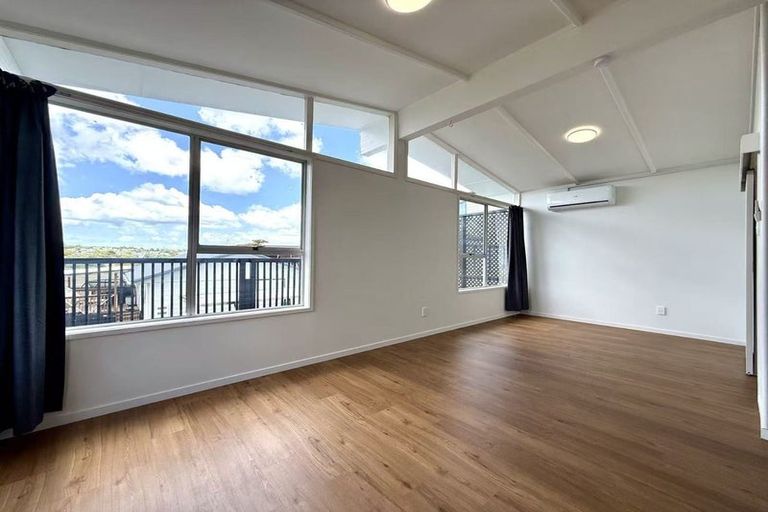 Photo of property in 23 Bellringer Road, Massey, Auckland, 0614