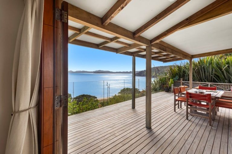 Photo of property in 2 Queens View Road, Russell, 0202