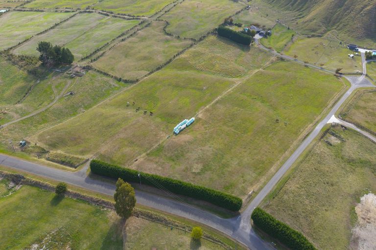 Photo of property in 52 Grant Road, Kinloch, Taupo, 3385