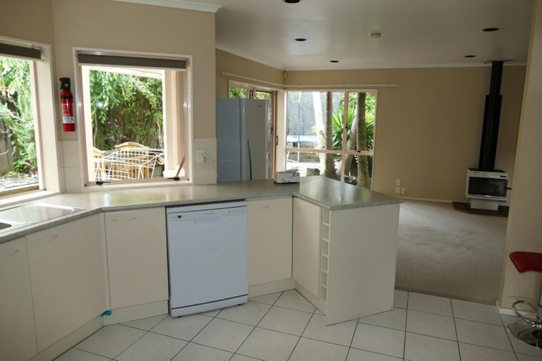 Photo of property in 52 Meadowland Drive, Somerville, Auckland, 2014