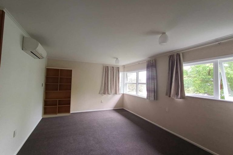 Photo of property in 44 Waverley Avenue, Glenfield, Auckland, 0629