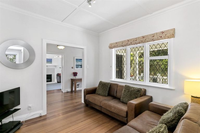 Photo of property in 12 Moana Road, Kelburn, Wellington, 6012